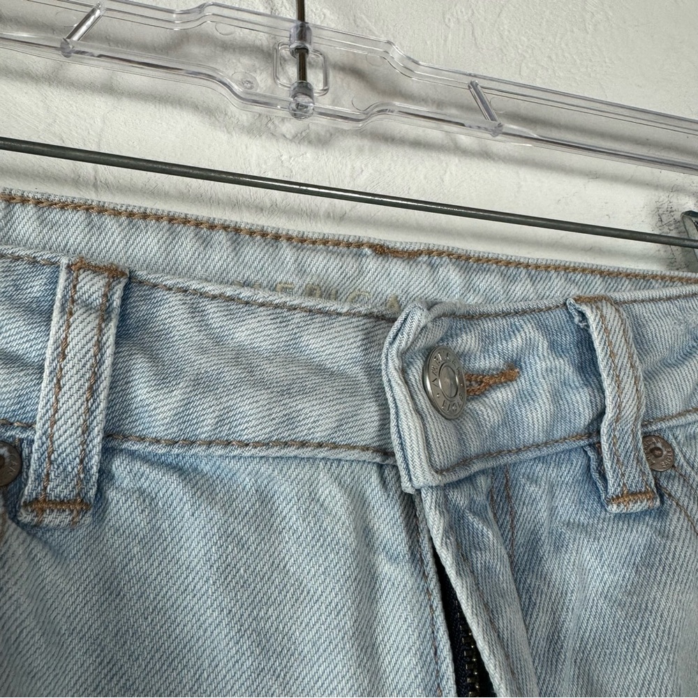 American Eagle Jeans‎ Mom Denim Light Wash Blue Solid Holes Ripped Distressed - Picture 6 of 10